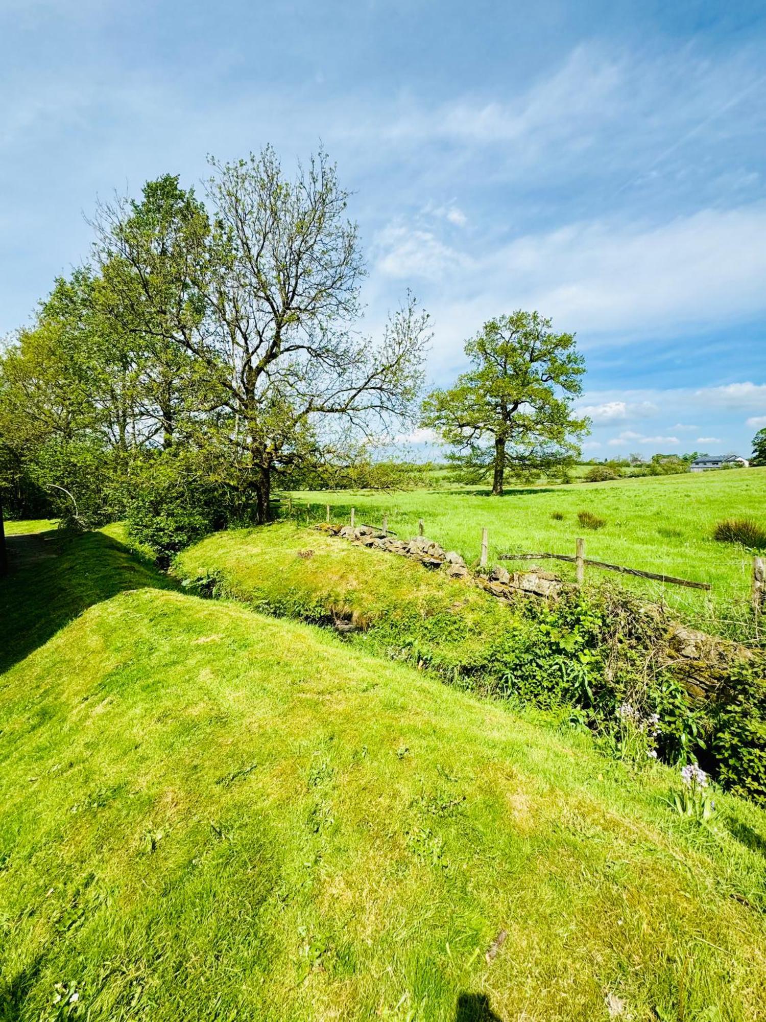 The Old Stone Trough Country Hotel Kelbrook Buitenkant foto
