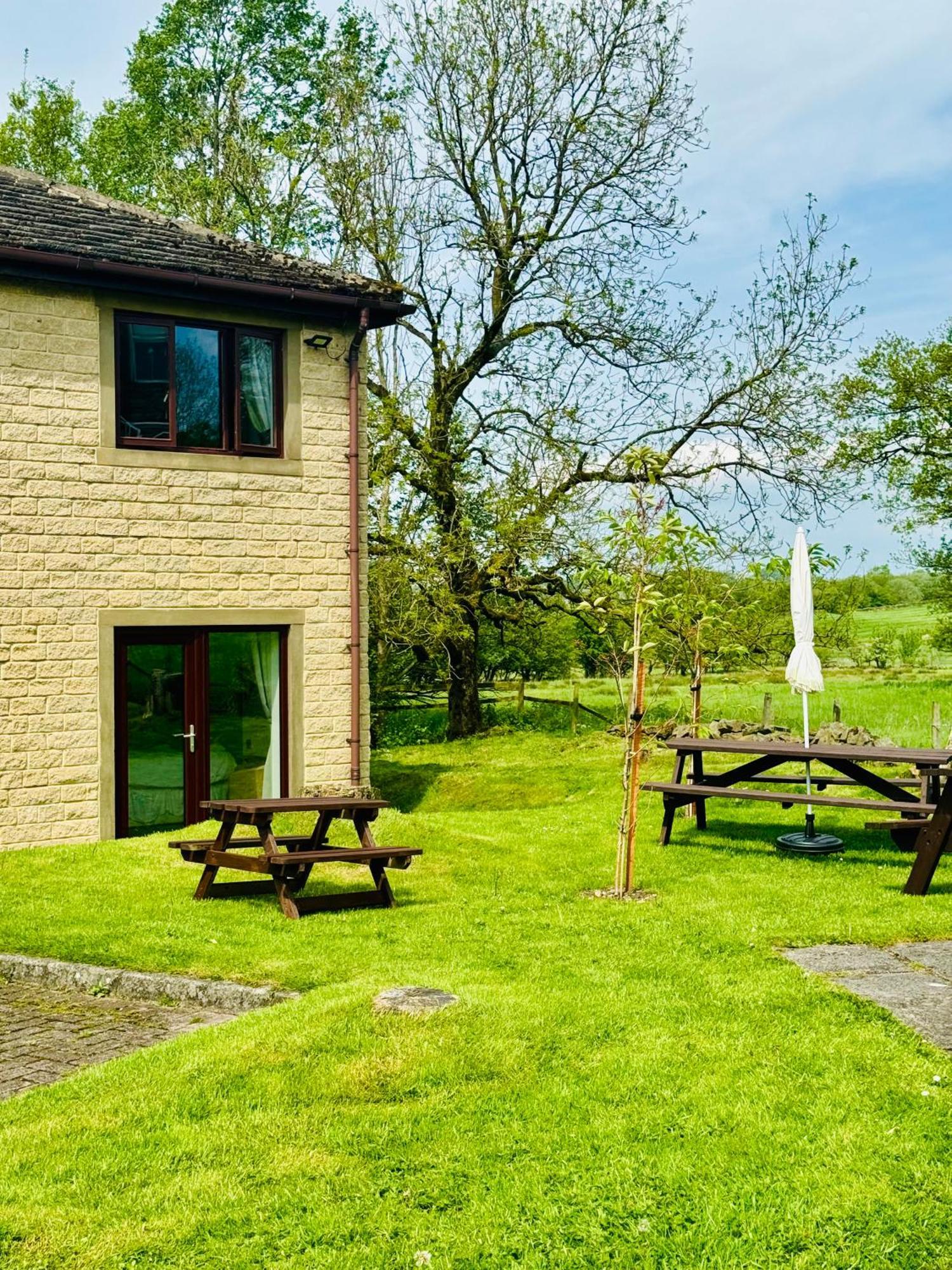 The Old Stone Trough Country Hotel Kelbrook Buitenkant foto